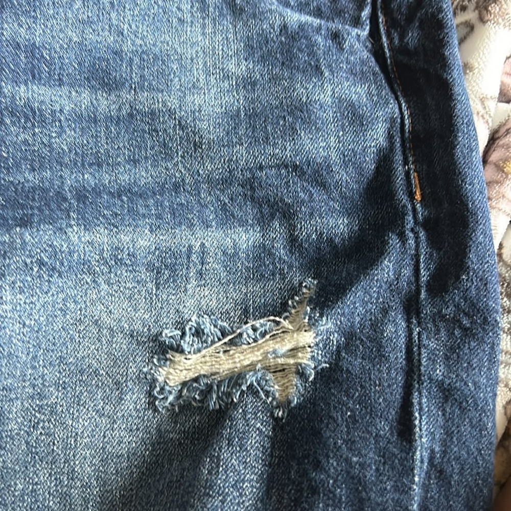 American Eagle 🦅 Shorts - Picture 4 of 9